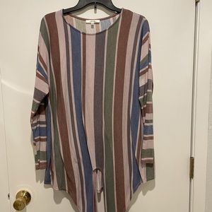 Striped, front tie top